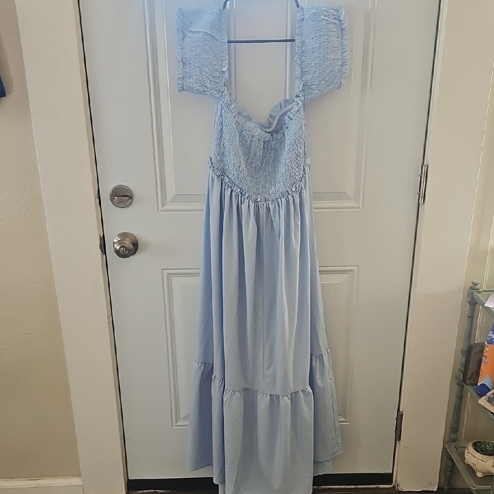 🪼SHEIN Curve Light Off-Shoulder Maxi Dress🪼 - Picture 3 of 3